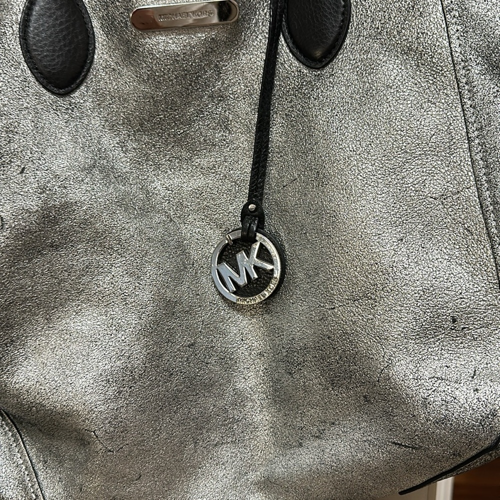Michael Kors purse Authentic - Picture 3 of 5